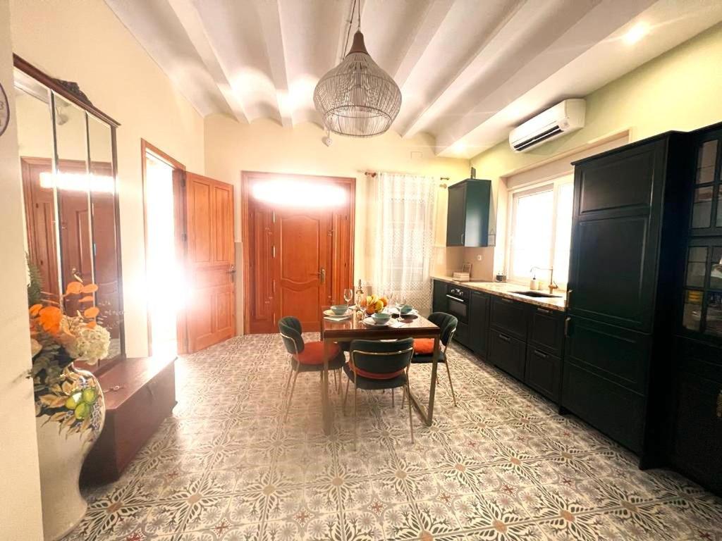 Esmeralda Apartment With Free Private Underground Parking Валенсия Экстерьер фото